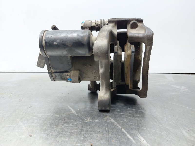 Recambio de pinza freno delantera derecha para volkswagen passat berlina (3c2) elegance referencia OEM IAM   