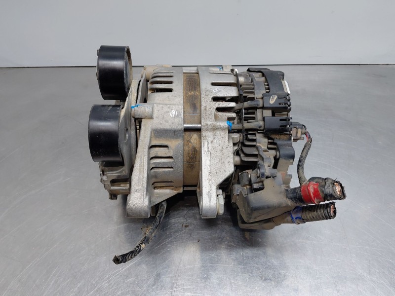 Recambio de alternador para hyundai tucson tecno sky referencia OEM IAM 363002U200  