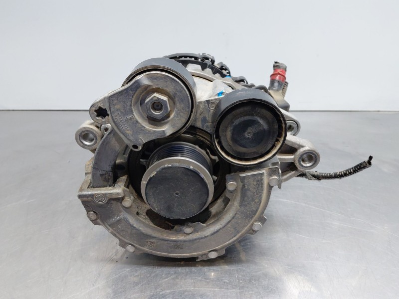Recambio de alternador para hyundai tucson tecno sky referencia OEM IAM 363002U200  