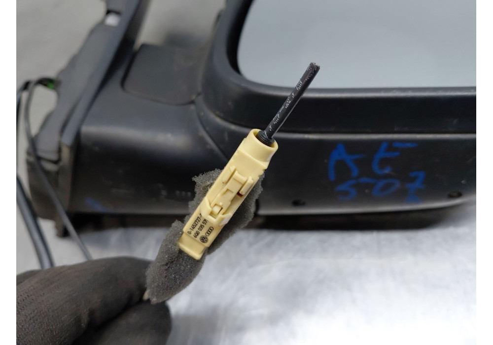 Recambio de retrovisor derecho para volkswagen caddy iv furgoneta/monovolumen (saa, sah) 2.0 tdi referencia OEM IAM   