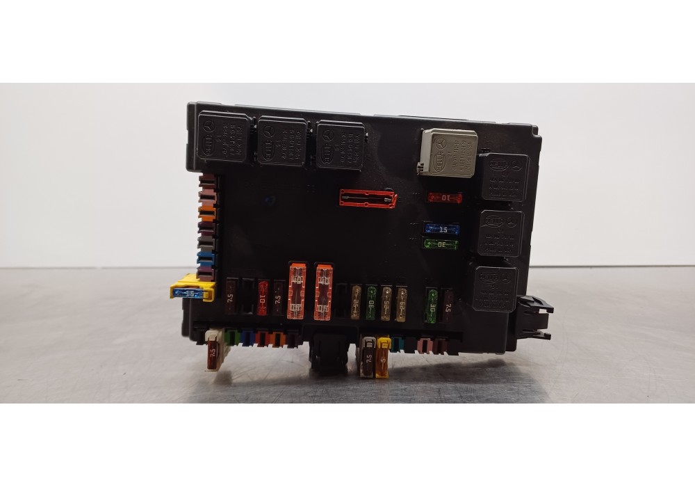 Recambio de caja reles / fusibles para mercedes clase s (w221) berlina 320 / 350 cdi (221.022) referencia OEM IAM A2215403550  