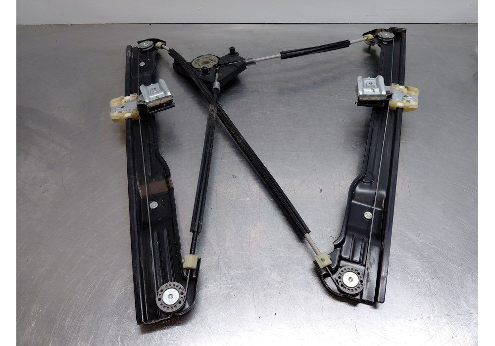 Recambio de elevalunas delantero izquierdo para volkswagen caddy iv furgoneta/monovolumen (saa, sah) 2.0 tdi referencia OEM IAM 