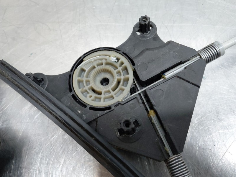 Recambio de elevalunas delantero izquierdo para volkswagen caddy iv furgoneta/monovolumen (saa, sah) 2.0 tdi referencia OEM IAM 