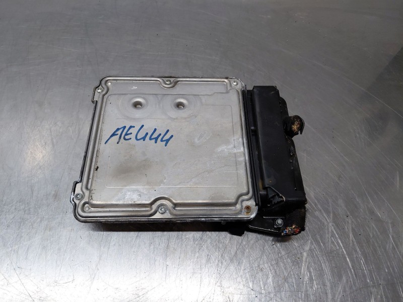 Recambio de centralita motor uce para audi a4 b7 (8ec) 2.0 tdi referencia OEM IAM 03G906016JD 0281012654 