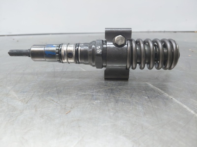 Recambio de inyector para audi a4 b7 (8ec) 2.0 tdi referencia OEM IAM 0414720404  