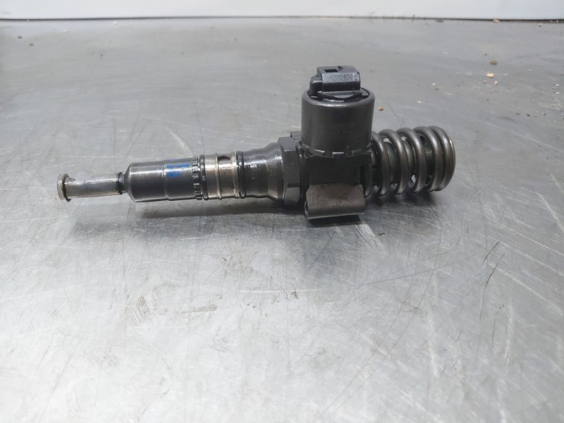 Recambio de inyector para audi a4 b7 (8ec) 2.0 tdi referencia OEM IAM 0414720404  