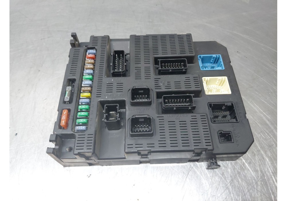 Recambio de caja reles / fusibles para citroën c3 i (fc_, fn_) 1.1 i referencia OEM IAM   