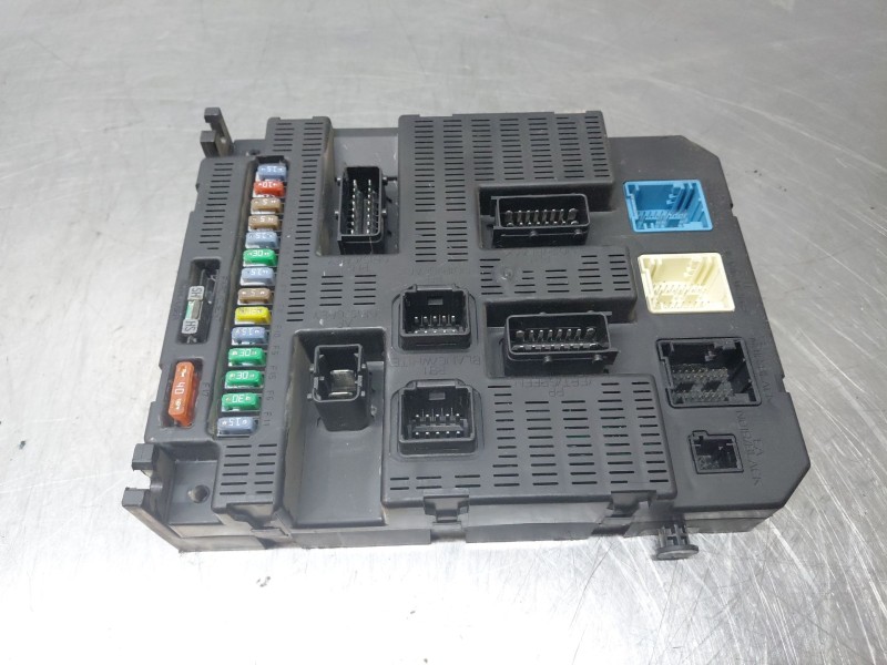 Recambio de caja reles / fusibles para citroën c3 i (fc_, fn_) 1.1 i referencia OEM IAM   