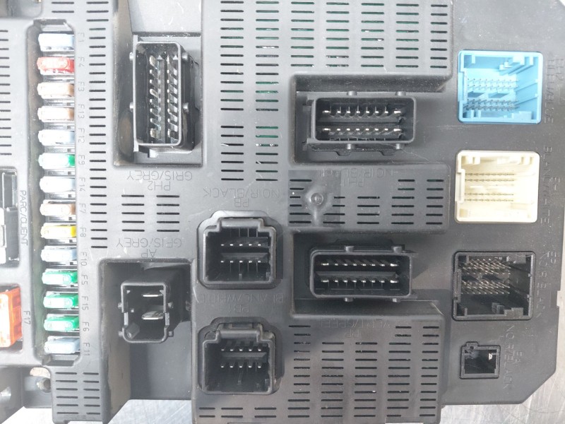 Recambio de caja reles / fusibles para citroën c3 i (fc_, fn_) 1.1 i referencia OEM IAM   