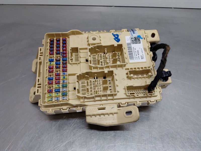 Recambio de caja reles / fusibles para hyundai tucson tecno sky referencia OEM IAM 91950N7221  