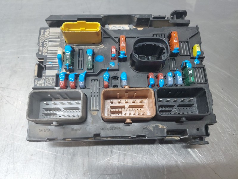 Recambio de caja reles / fusibles para citroën c3 i (fc_, fn_) 1.1 i referencia OEM IAM   