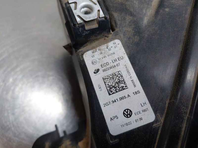 Recambio de faro izquierdo para volkswagen taigo life referencia OEM IAM   