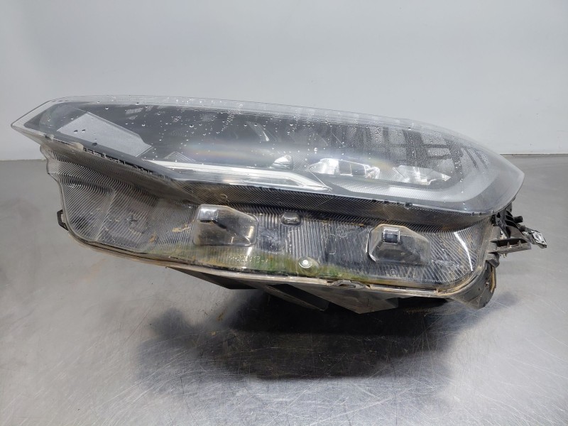 Recambio de faro izquierdo para volkswagen taigo life referencia OEM IAM   