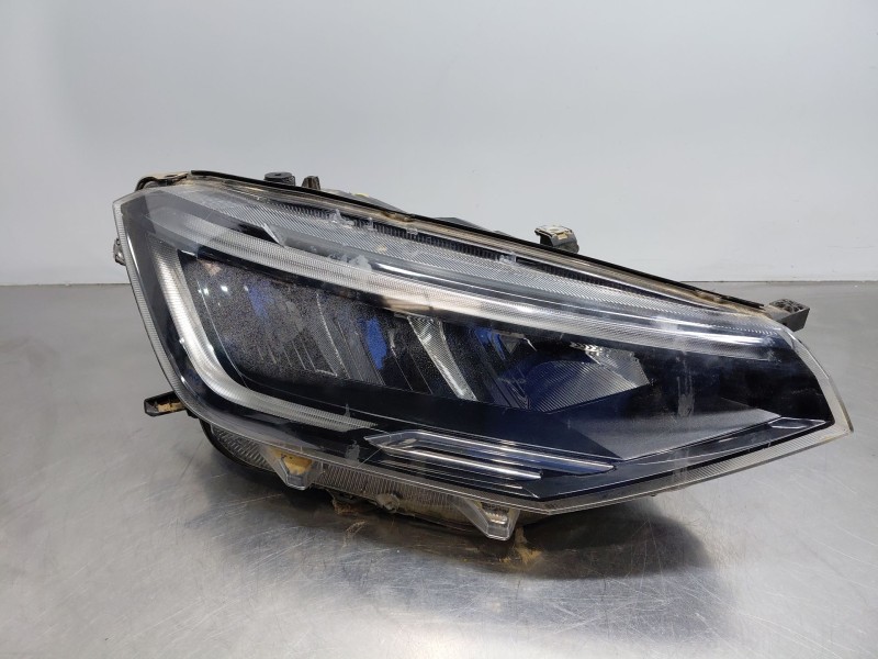 Recambio de faro derecho para volkswagen taigo life referencia OEM IAM 2G7941006A  