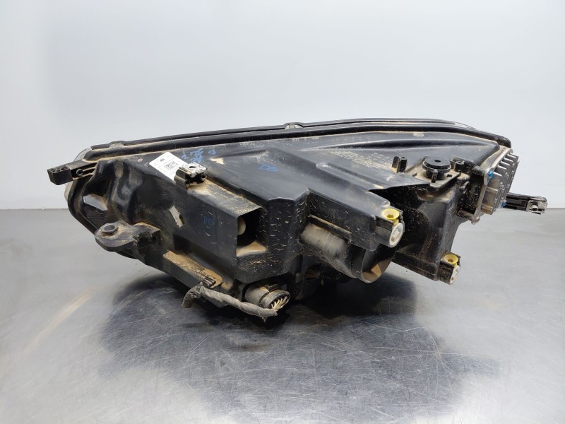 Recambio de faro derecho para volkswagen taigo life referencia OEM IAM 2G7941006A  