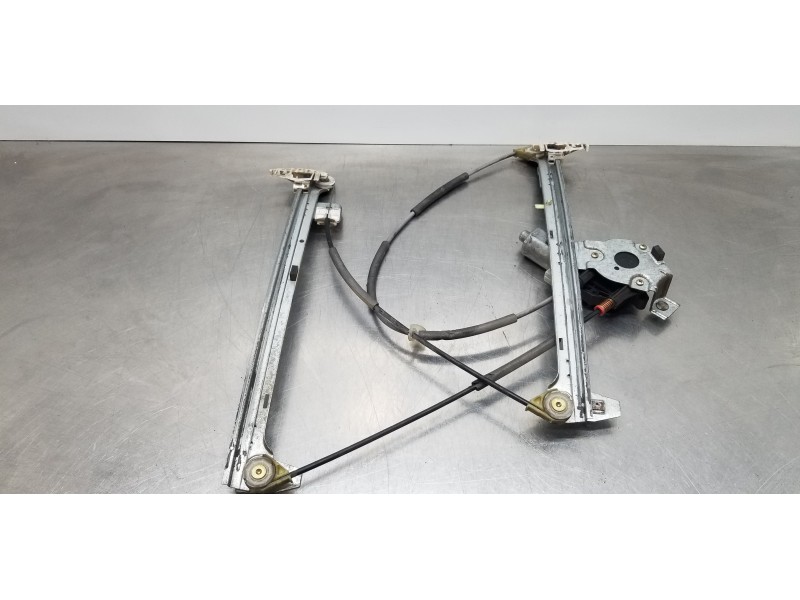 Recambio de elevalunas delantero izquierdo para citroen xsara berlina 1.9 td sx referencia OEM IAM 9221H4  