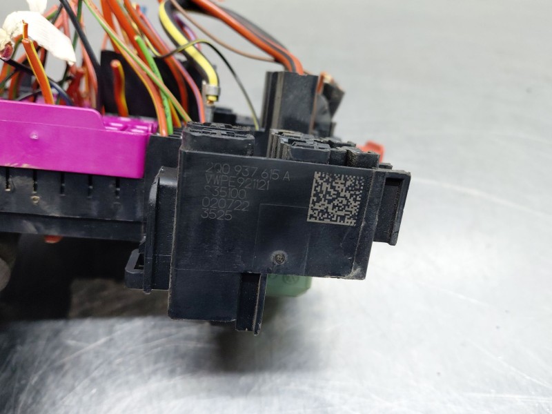 Recambio de caja reles / fusibles para volkswagen taigo life referencia OEM IAM   