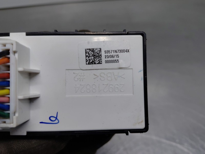 Recambio de mando elevalunas delantero izquierdo para hyundai tucson tecno sky referencia OEM IAM 93571N73004X  