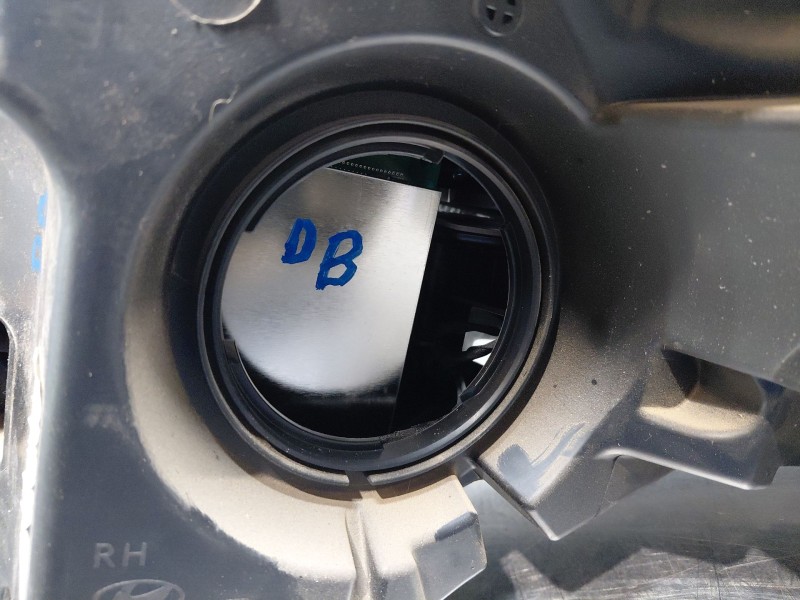 Recambio de piloto delantero derecho para hyundai tucson tecno sky referencia OEM IAM 92208N7100  