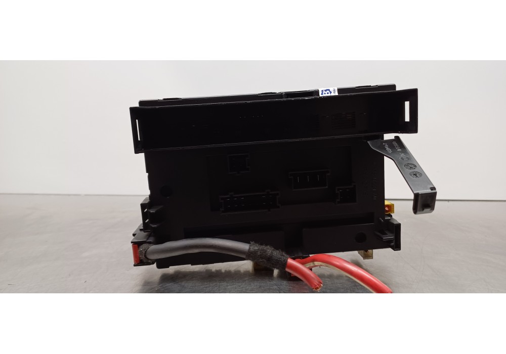 Recambio de caja reles / fusibles para mercedes clase s (w221) berlina 320 / 350 cdi (221.022) referencia OEM IAM A2215403550  