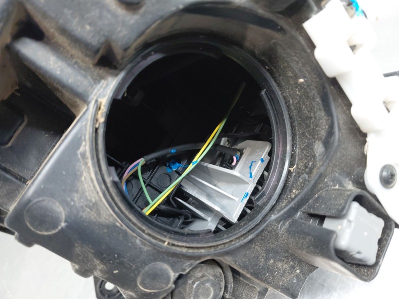 Recambio de faro izquierdo para hyundai tucson tecno sky referencia OEM IAM 92101N7000  