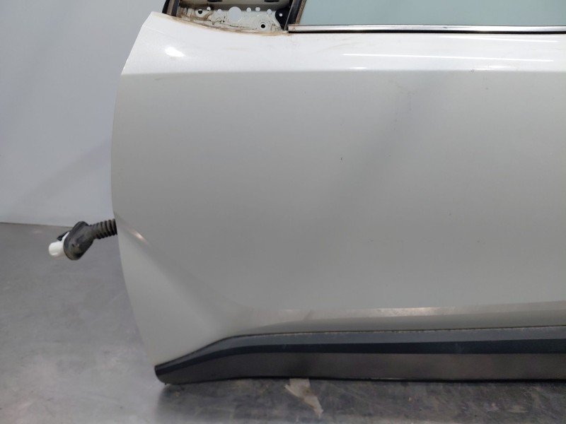 Recambio de puerta delantera izquierda para toyota c-hr hybrid referencia OEM IAM 67002F4010  