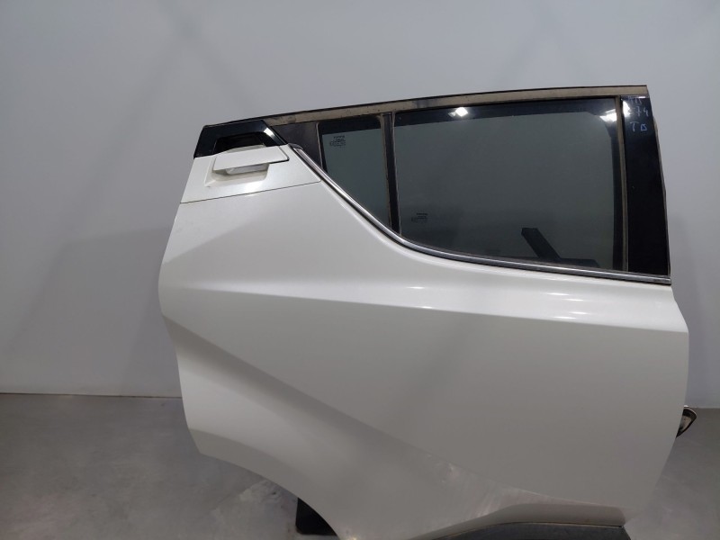 Recambio de puerta trasera derecha para toyota c-hr hybrid referencia OEM IAM 67003F4010  