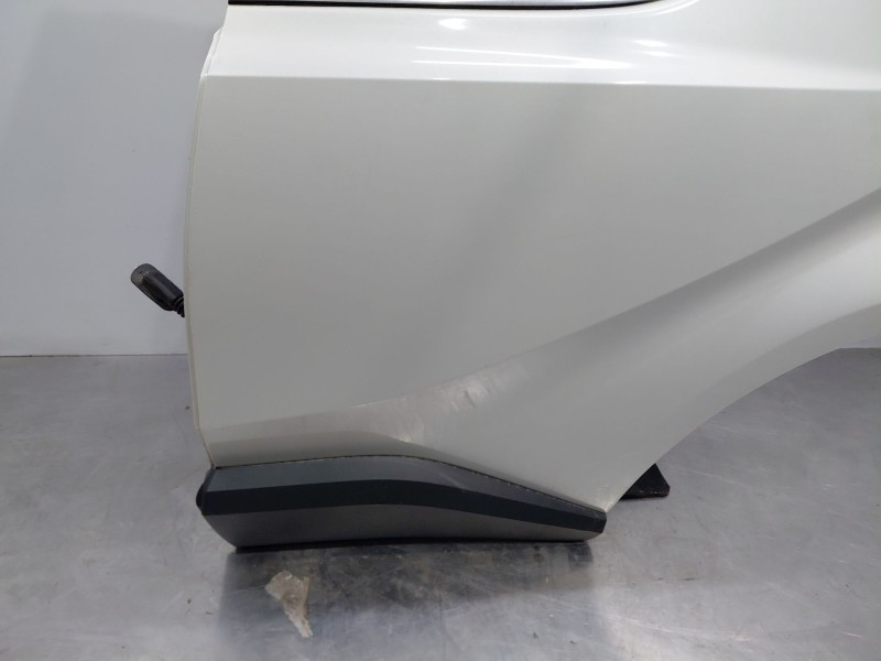 Recambio de puerta trasera izquierda para toyota c-hr hybrid referencia OEM IAM 67004F4010  