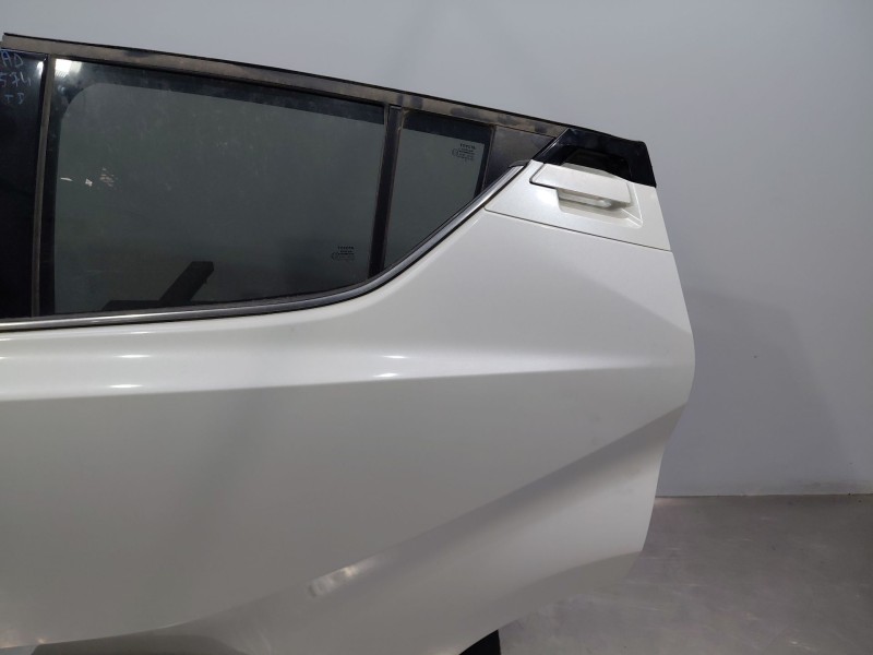 Recambio de puerta trasera izquierda para toyota c-hr hybrid referencia OEM IAM 67004F4010  