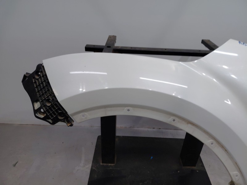 Recambio de aleta delantera izquierda para toyota c-hr hybrid referencia OEM IAM 5380202270  
