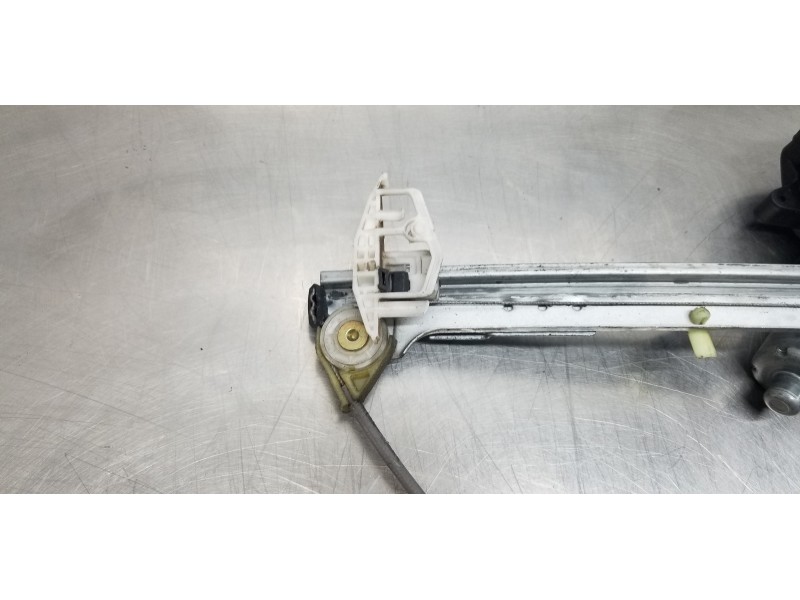 Recambio de elevalunas delantero izquierdo para citroen xsara berlina 1.9 td sx referencia OEM IAM 9221H4  