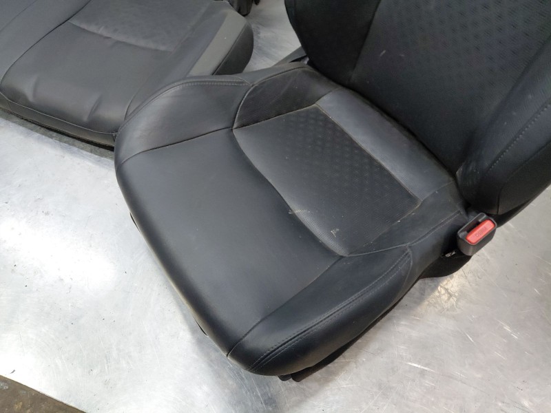 Recambio de juego asientos completo para toyota c-hr hybrid referencia OEM IAM 72010F4041  