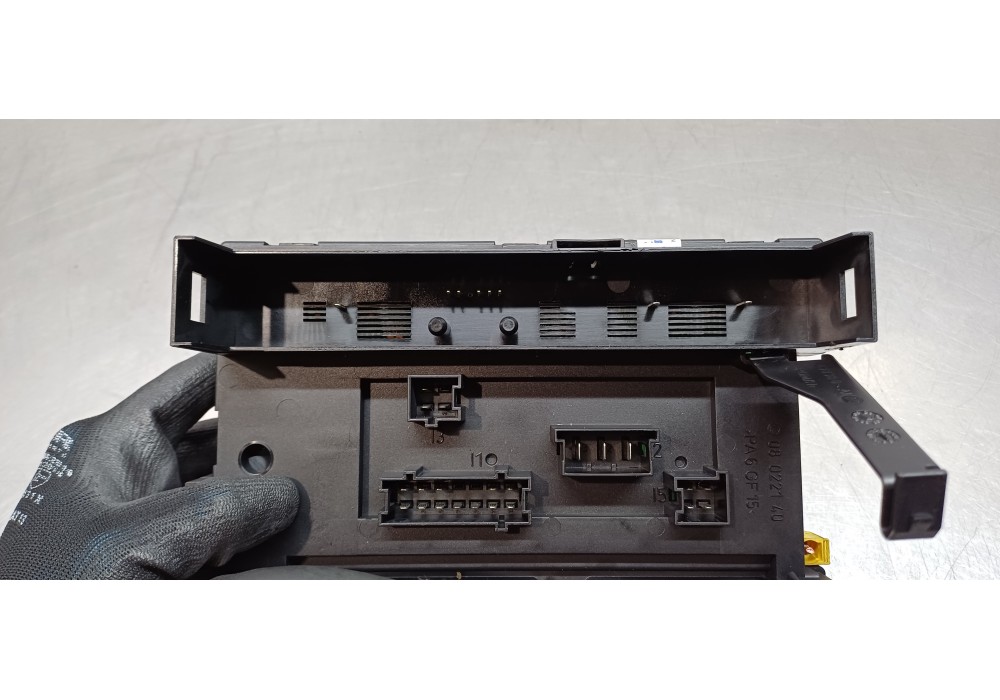 Recambio de caja reles / fusibles para mercedes clase s (w221) berlina 320 / 350 cdi (221.022) referencia OEM IAM A2215403550  