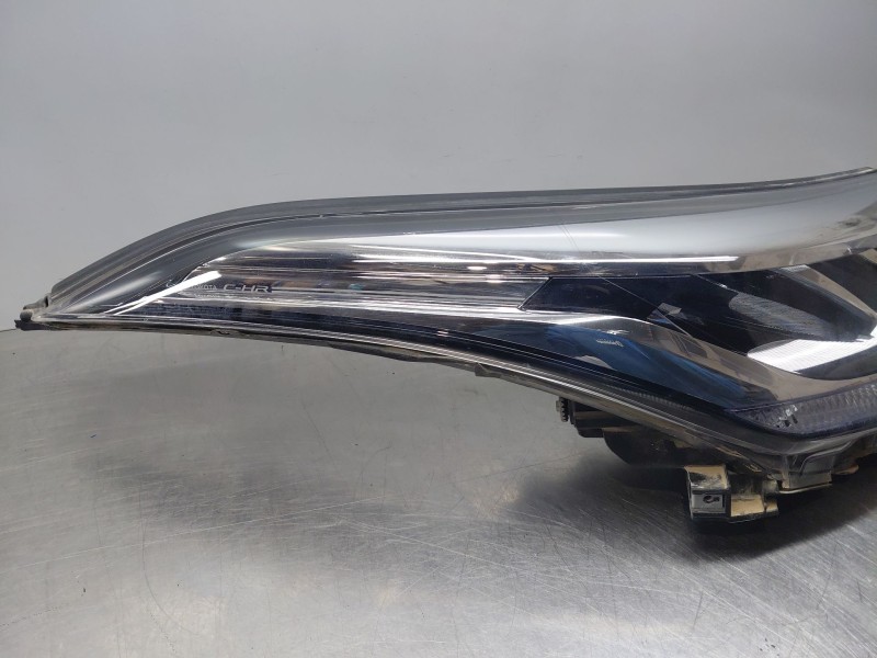 Recambio de faro derecho para toyota c-hr hybrid referencia OEM IAM   