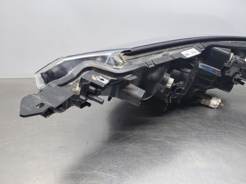 Recambio de faro derecho para toyota c-hr hybrid referencia OEM IAM   
