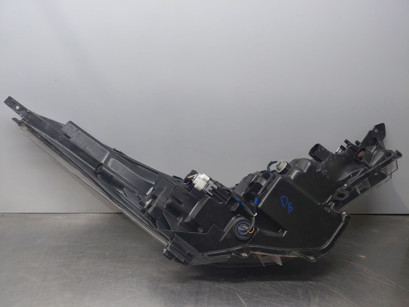 Recambio de faro izquierdo para toyota c-hr hybrid referencia OEM IAM   