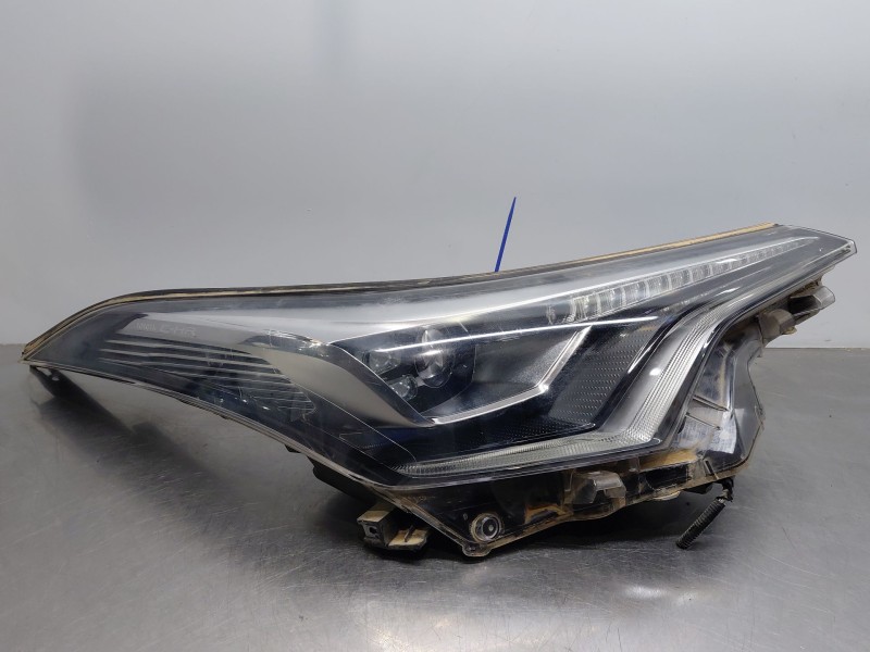Recambio de faro derecho para toyota c-hr hybrid referencia OEM IAM   
