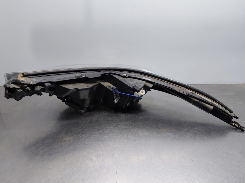Recambio de faro derecho para toyota c-hr hybrid referencia OEM IAM   