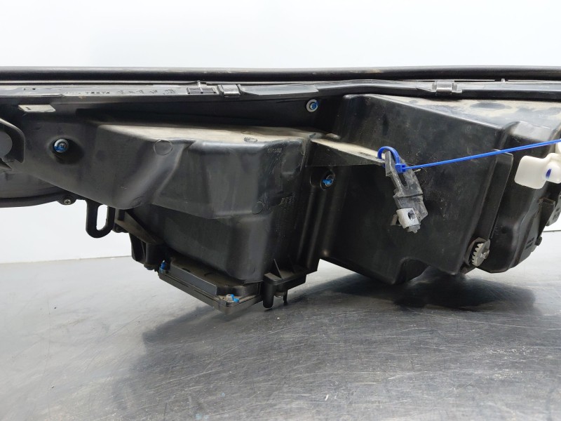 Recambio de faro derecho para toyota c-hr hybrid referencia OEM IAM   