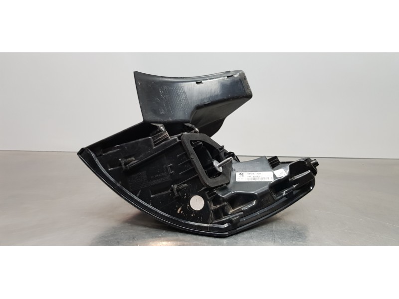 Recambio de piloto trasero izquierdo para peugeot 3008 active referencia OEM IAM 9810477180   Recambio de piloto trasero izquierdo para peugeot 3008 active referencia OEM IAM 9810477180