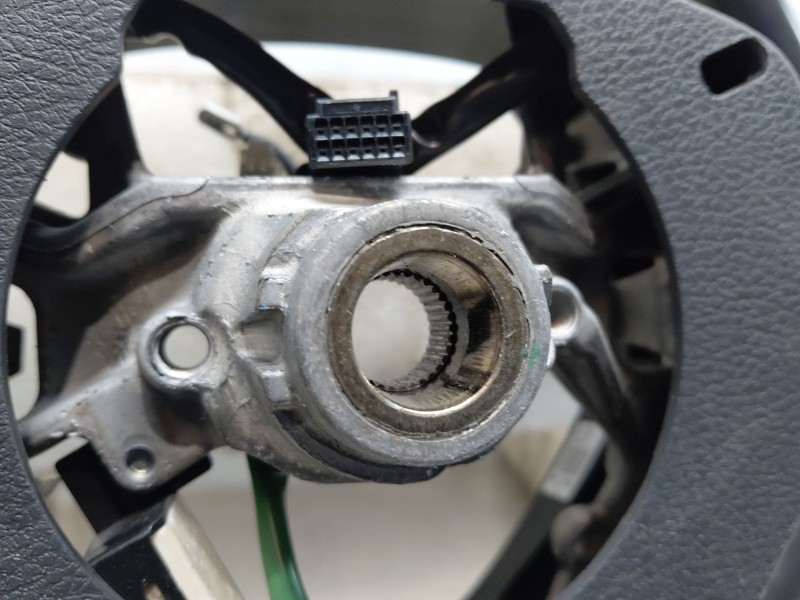 Recambio de volante para toyota c-hr hybrid referencia OEM IAM   