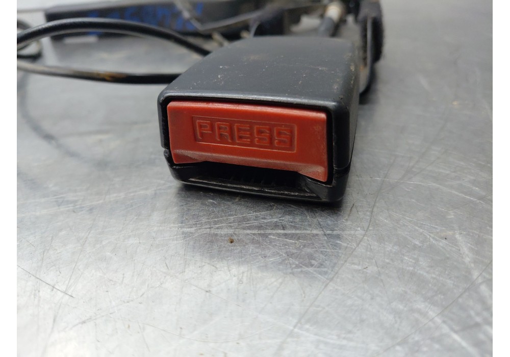 Recambio de enganche del cinturon delantero izq para citroën c3 i (fc_, fn_) 1.1 i referencia OEM IAM   
