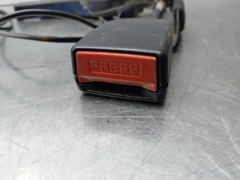 Recambio de enganche del cinturon delantero izq para citroën c3 i (fc_, fn_) 1.1 i referencia OEM IAM   