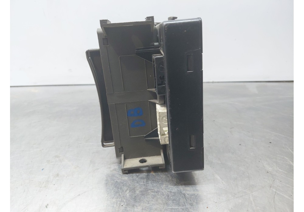 Recambio de caja reles / fusibles para renault laguna ii grandtour (kg0/1_) 1.9 dci (kg0g) referencia OEM IAM   