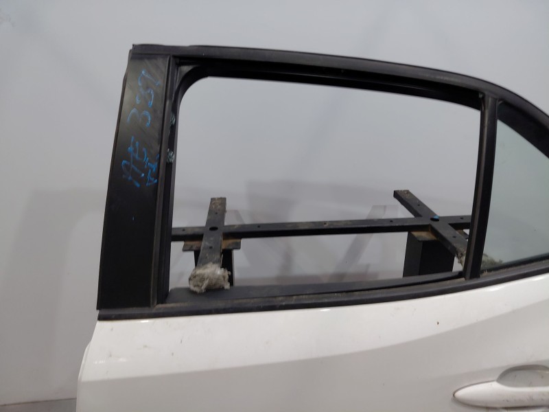 Recambio de puerta trasera izquierda para toyota corolla (e21) hybrid referencia OEM IAM   