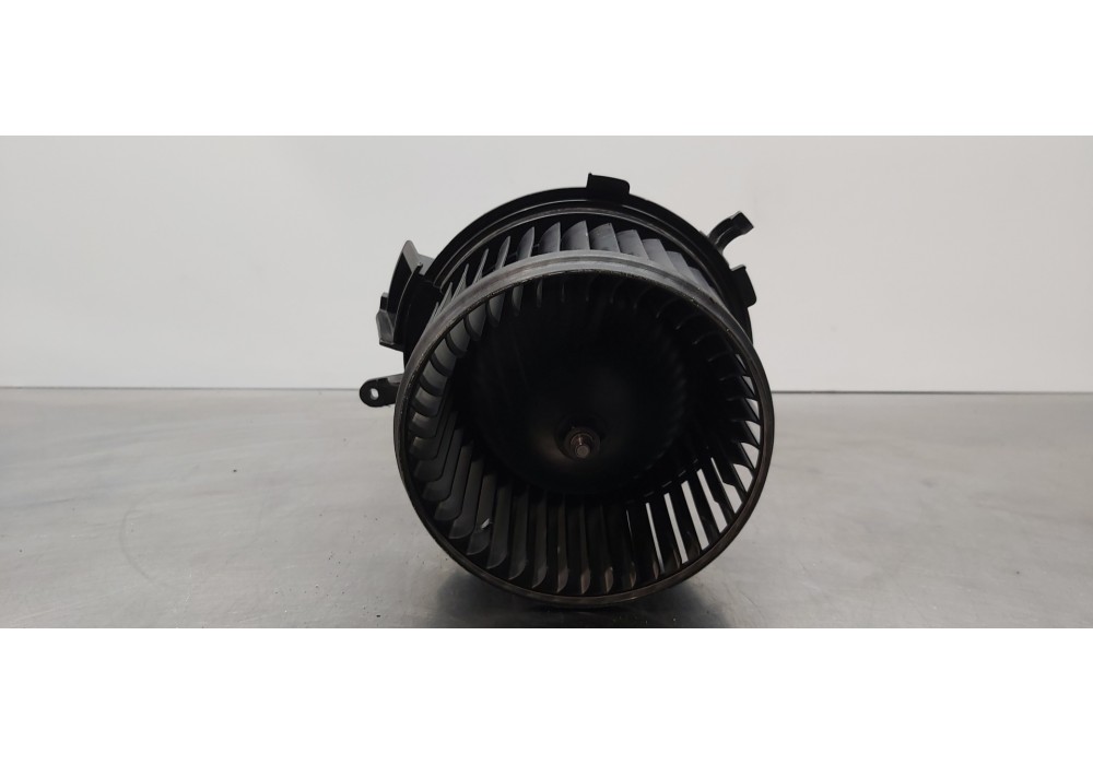 Recambio de motor calefaccion para peugeot boxer caja cerrada (rs 3000) (330/333) 2007 ) hdi (330) referencia OEM IAM 6441Y1  