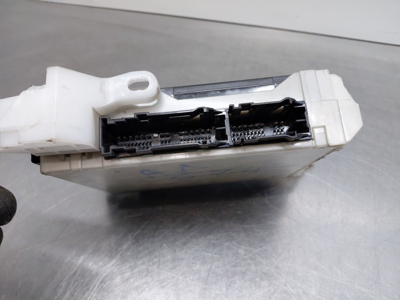 Recambio de caja reles / fusibles para toyota c-hr hybrid referencia OEM IAM   