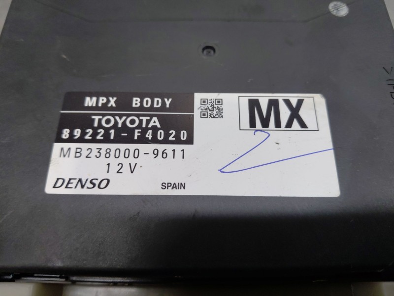 Recambio de caja reles / fusibles para toyota c-hr hybrid referencia OEM IAM   