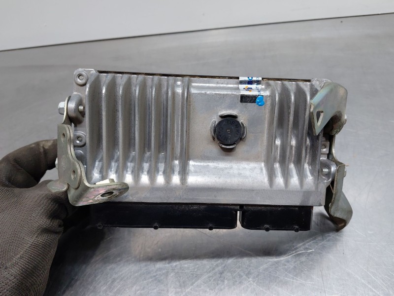 Recambio de centralita motor uce para toyota c-hr hybrid referencia OEM IAM   