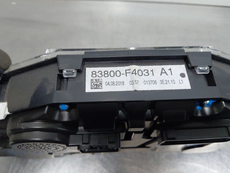 Recambio de cuadro instrumentos para toyota c-hr hybrid referencia OEM IAM   